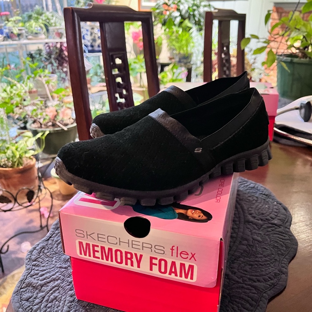 Skechers Black Slip-On Memory Foam Flats - Picture 3 of 5